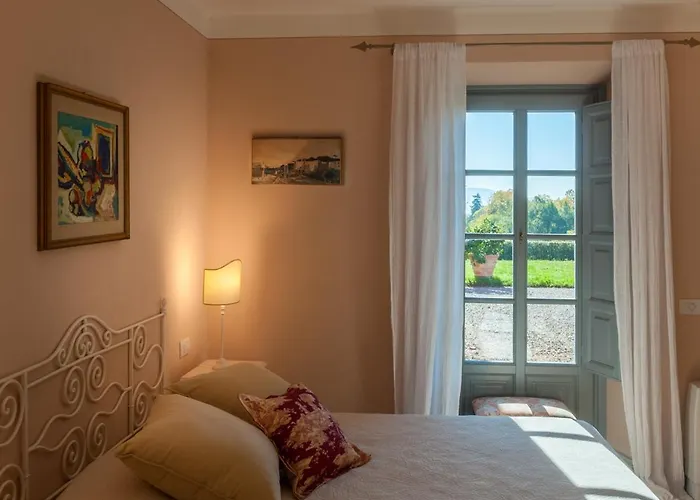 Bed and Breakfast L'arancera Λούκα
